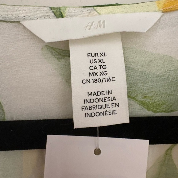 H&M Lemon Patterned Blouse with Green Accents - Picture 2 of 3